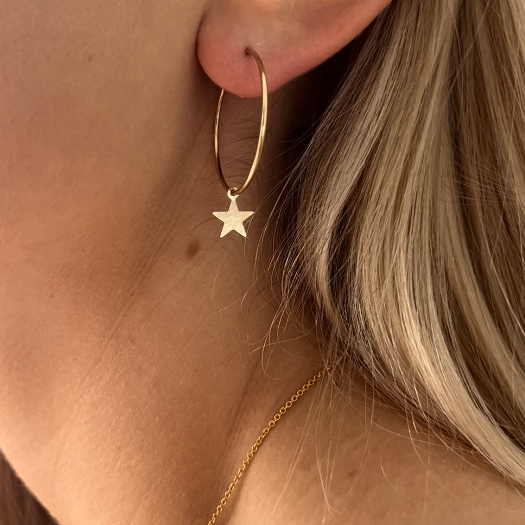 Classic Loop earrings with gold star