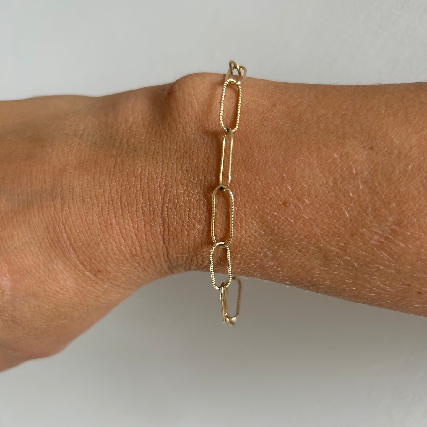 Textured paper clip chain bracelet